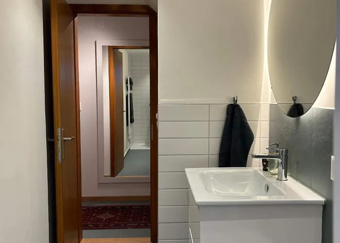 World-famous Valley View King Bed & Laundry لوتربرونن