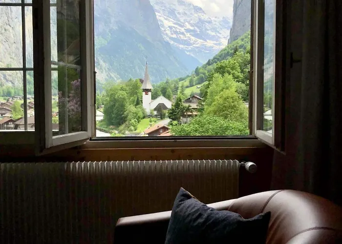 World-famous Valley View King Bed & Laundry